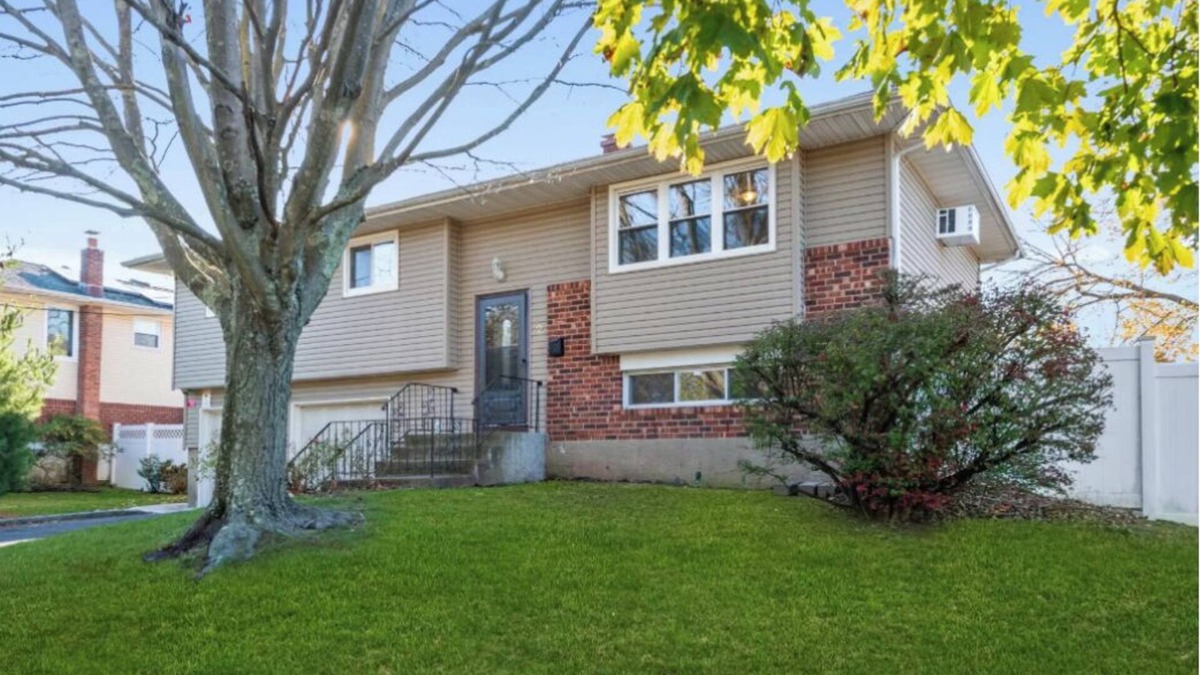 Deer Park Apartment | 50% off 4bedrooms+2baths+living rooms+kitchen+dinning room+family room+ backyard