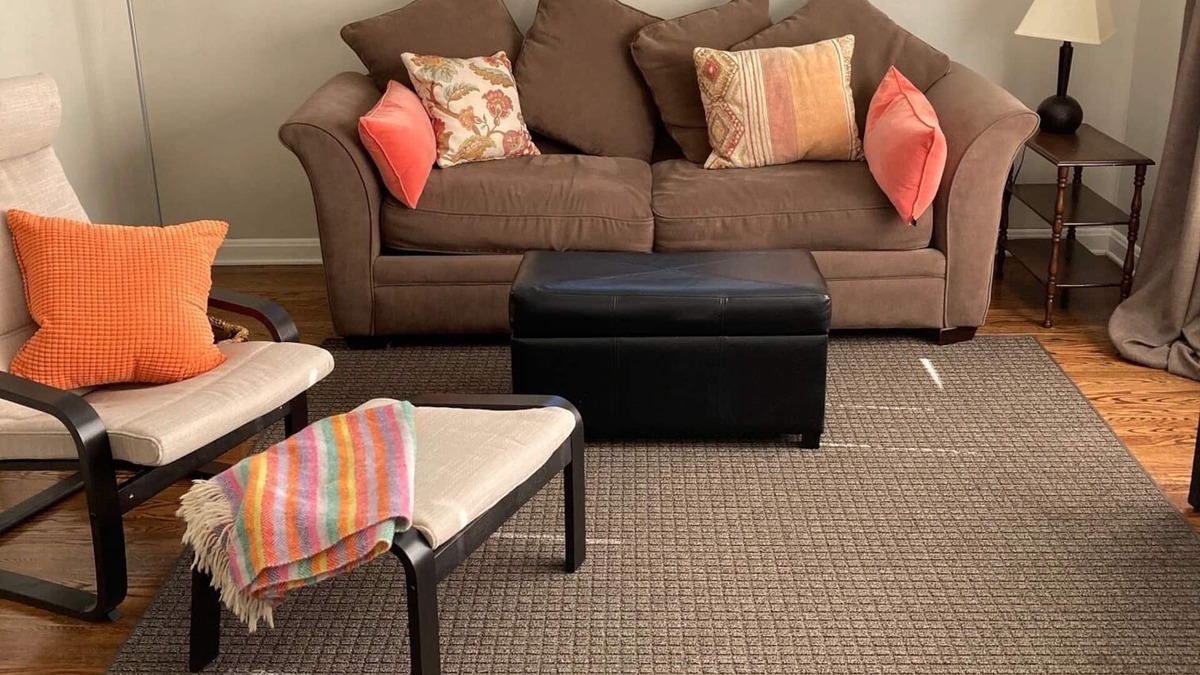 St. Louis Hills House | 50's Classic: Cozy, convenient, comfortable