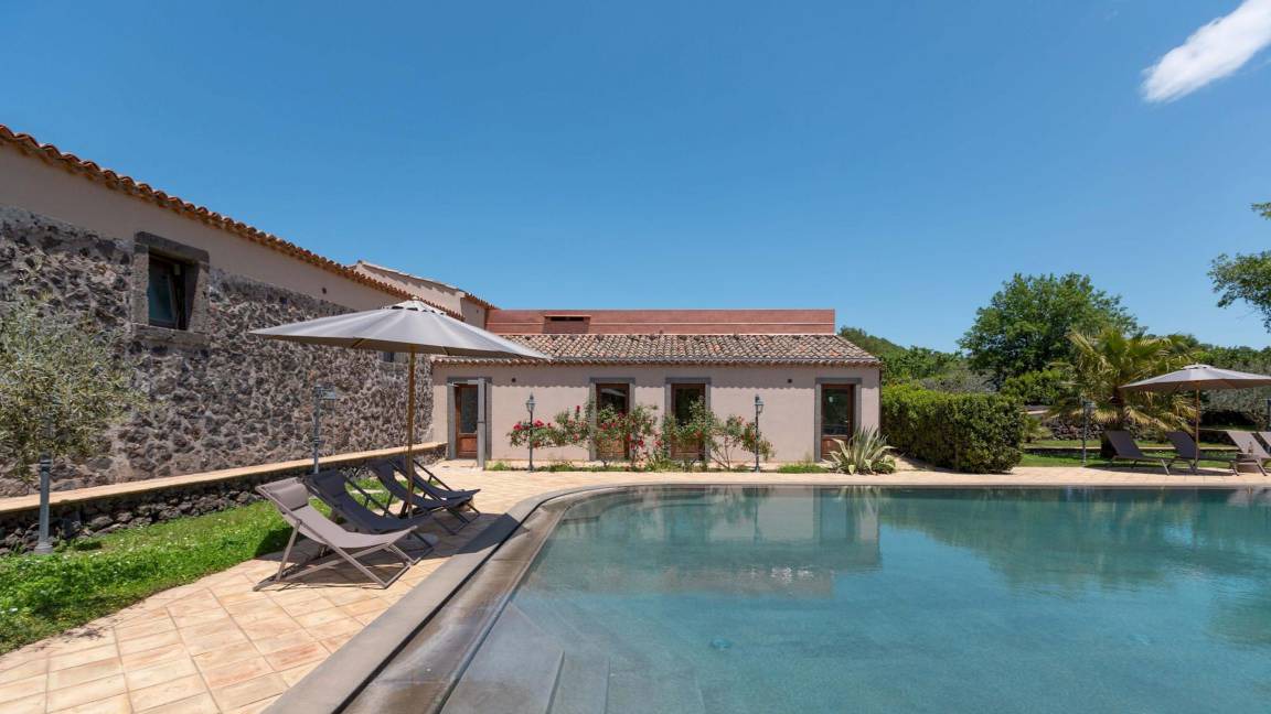 Rovittello Villa | 500 m² Villa ∙ 8 bedrooms ∙ 16 guests