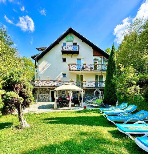 Cornu Resort | 500 m² Resort ∙ 11 bedrooms ∙ 22 guests