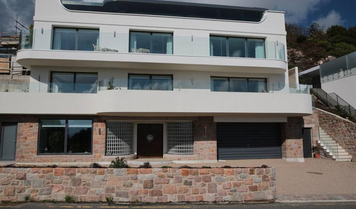 Gorey Villa | 500 m² Villa ∙ 2 bedrooms ∙ 4 guests