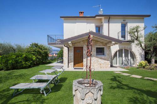 Cisano Villa | 500 m² Villa ∙ 4 bedrooms ∙ 8 guests