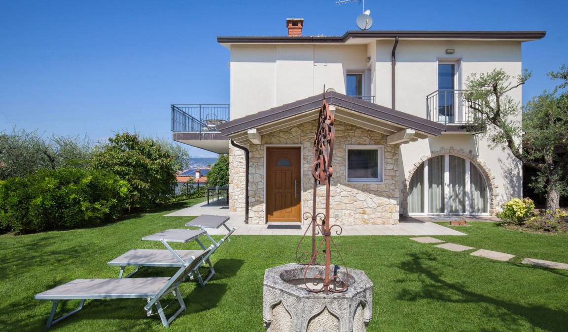 Cisano Villa | 500 m² Villa ∙ 4 bedrooms ∙ 8 guests