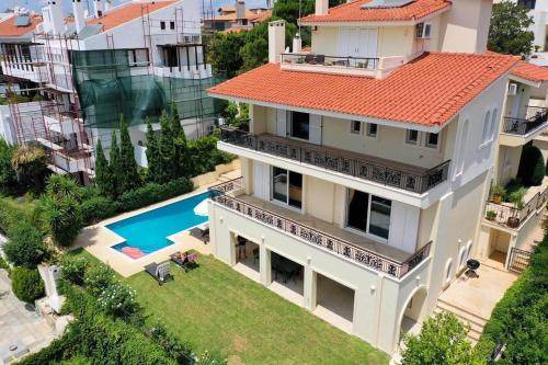Voula Villa | 500 m² Villa ∙ 5 bedrooms ∙ 14 guests