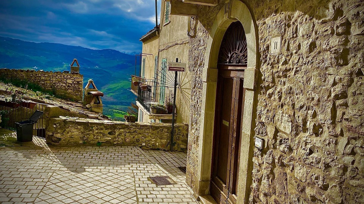 Bomba House | 500 year old Italian home located in the heart of historic Bomba