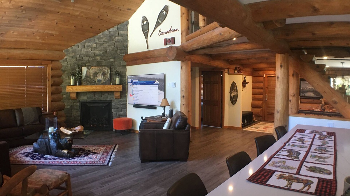 Whistler Cay Estates Ski Chalet | 500m Walk - Beautiful Log Home - Spectacular Direct View of Ski Runs