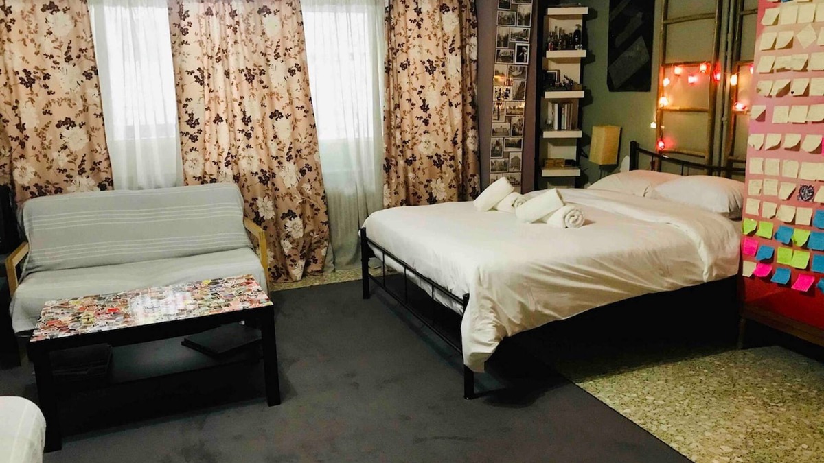 Agios Panteleimonas House | 500Mbps WiFi/Studio 1min from Attiki metro station