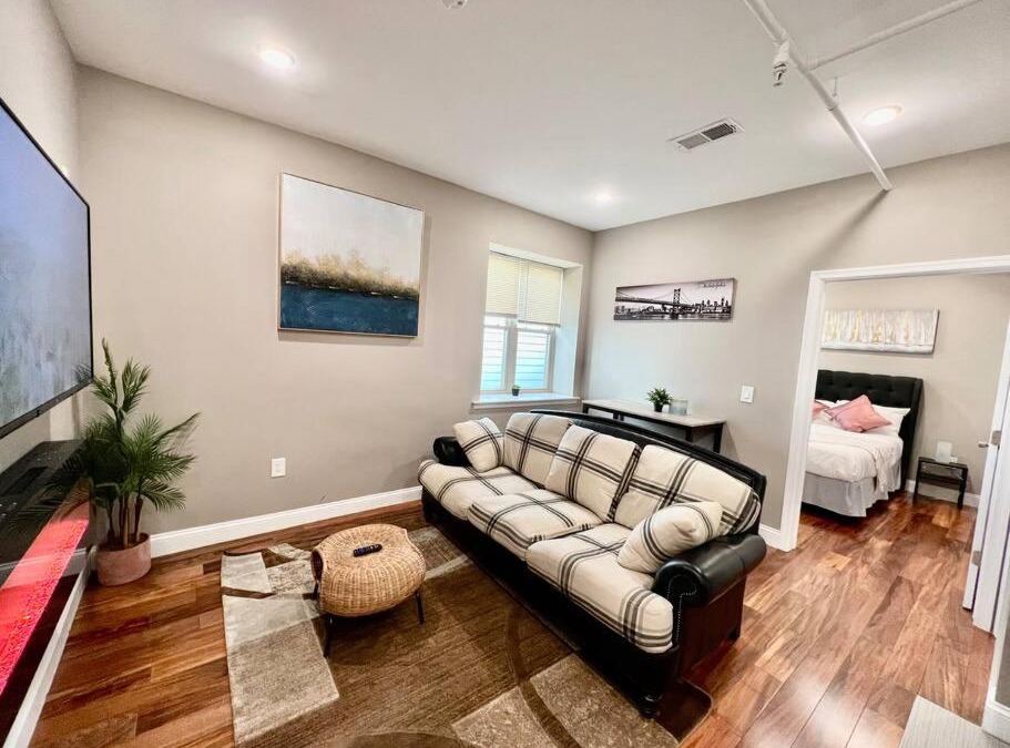 Logan Square Apartment | 505 Relaxing 1BR apartment in center city of Philly