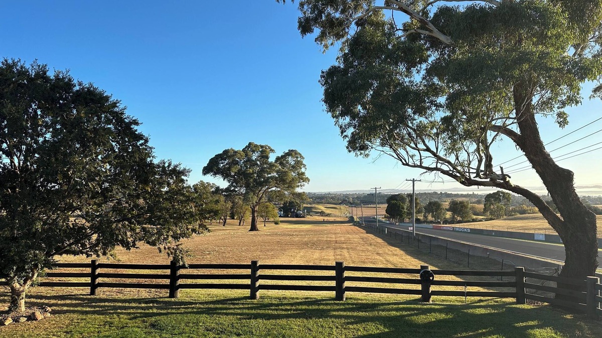 Mount Panorama House | 505a CONROD STRAIGHT MOUNT PANORAMA
