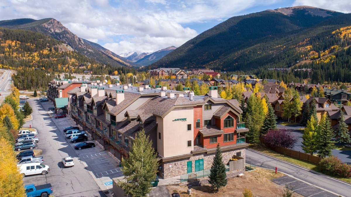Mountain House Condo | 5087 Gateway Home by RedAwning