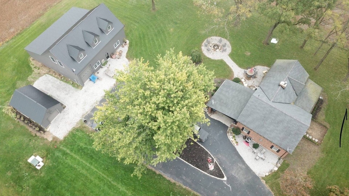 Port Rowan House | 50Acre Farm w/Games Barn & Projection Room.