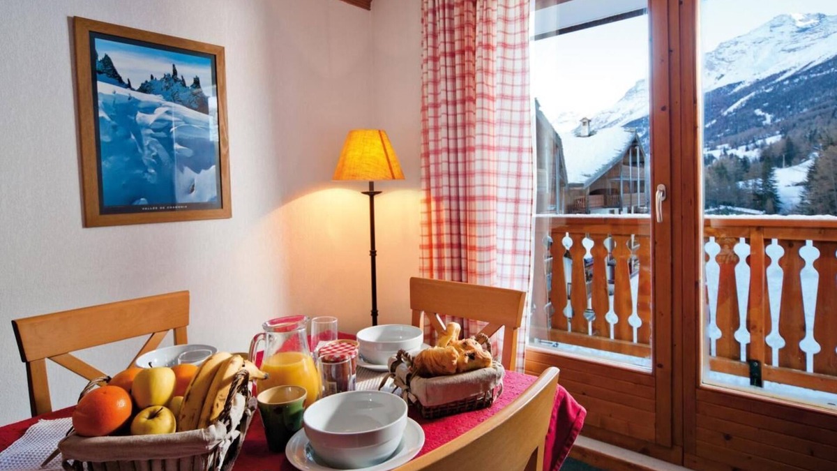 Val Cenis Apartment | 50m from ski slopes, fitness, swimming pool, balcony, tv, 35m², Val Cenis