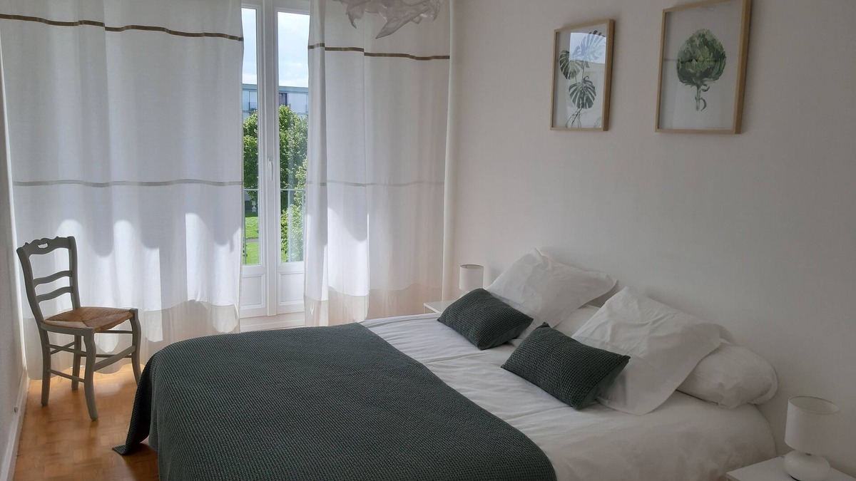 Quartier Malherbe Apartment | 50m2 apartment close to Memorial, Palais des Sports, Zenith, shops on foot