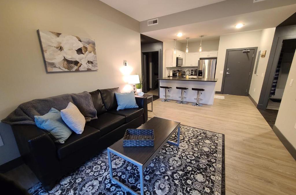 Champaign Apartment | 520 Neil Luxury 2 Bedroom