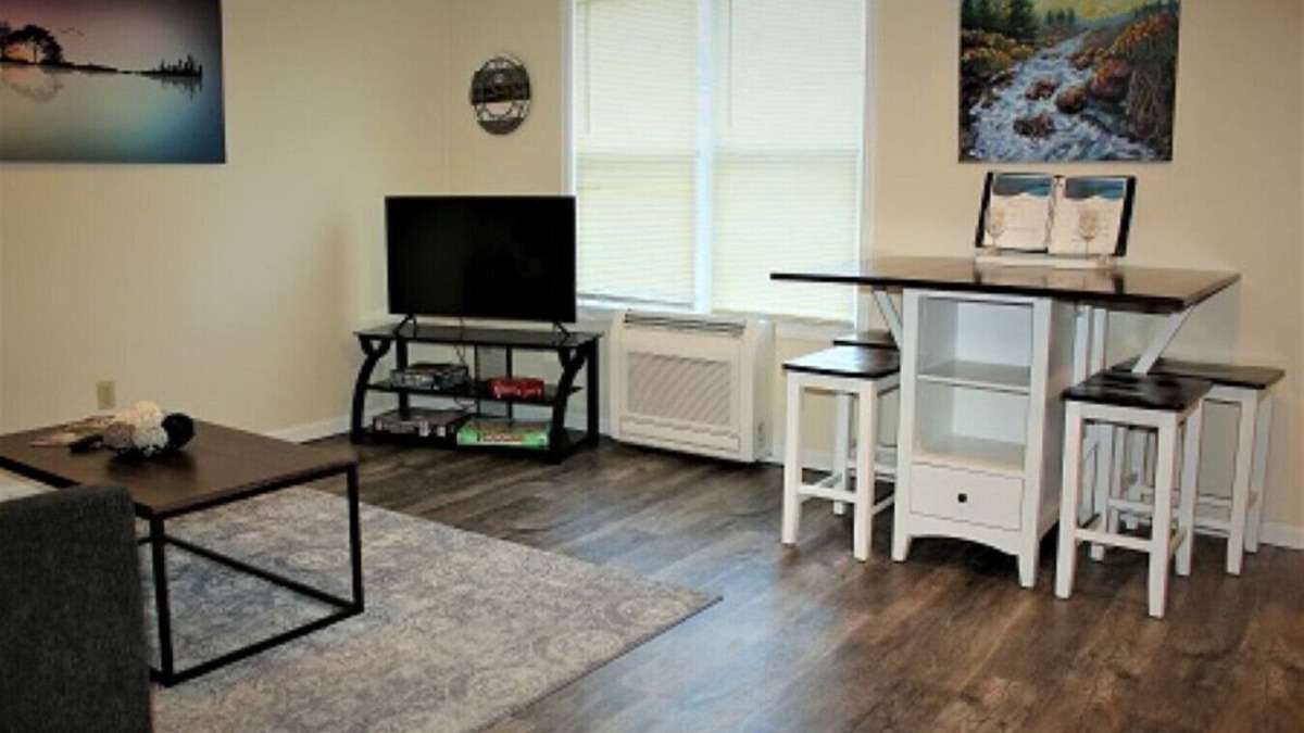 West Main HIll Apartment | 525 Sprague 8 · Apartment across from Waldo Stadium and WMU track