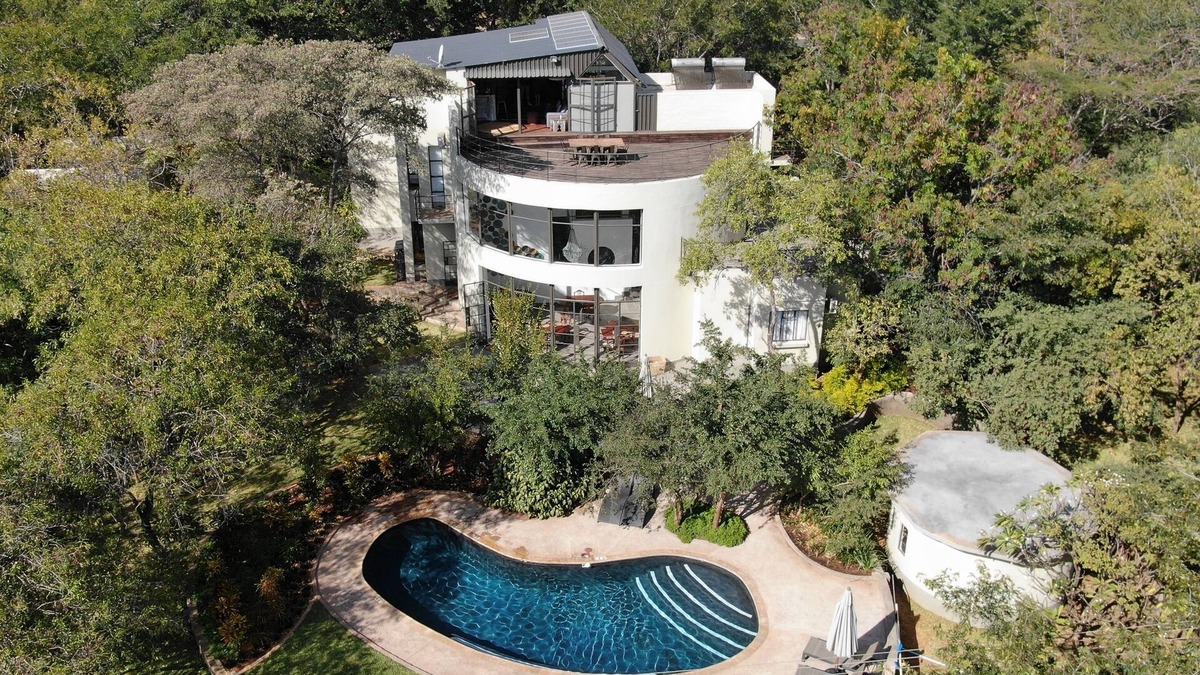 Victoria Falls House | 528 Victoria Falls Guest House