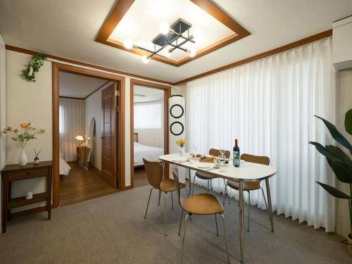 Seongnae-dong Apartment | 53 m² Apartment ∙ 3 bedrooms ∙ 6 guests