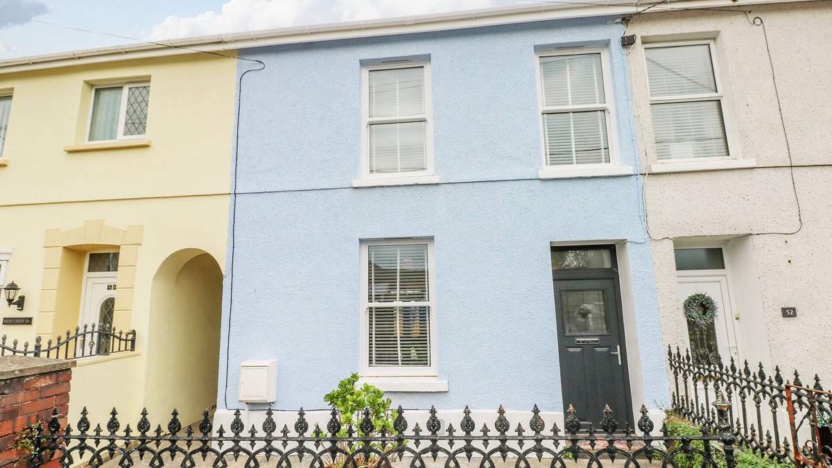 Burry Port Cottage | 54 PENCOED ROAD, pet friendly, with hot tub in Burry Port