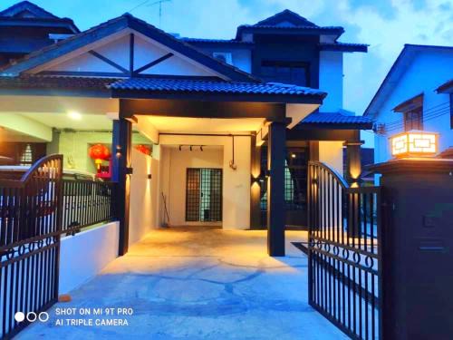Bukit Bakri House | 55 Homestay Bakri Muar Lovely House 12 pax