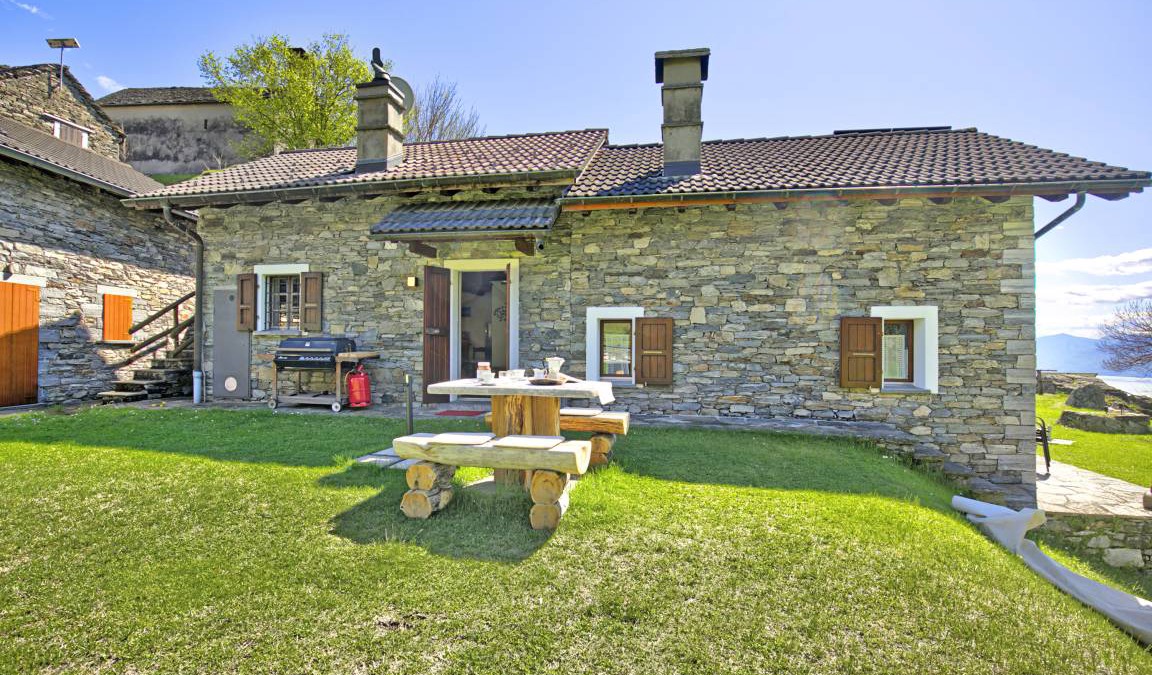 Riazzino Ski Chalet | 55 m² Chalet ∙ 1 bedroom ∙ 3 guests