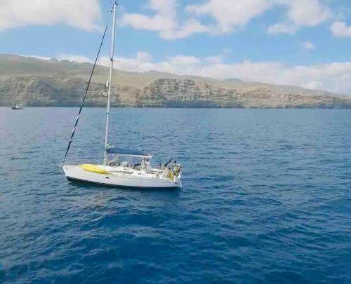 Santa Cruz de Tenerife Boat Rental | 55 m² Houseboat ∙ 3 bedrooms ∙ 4 guests