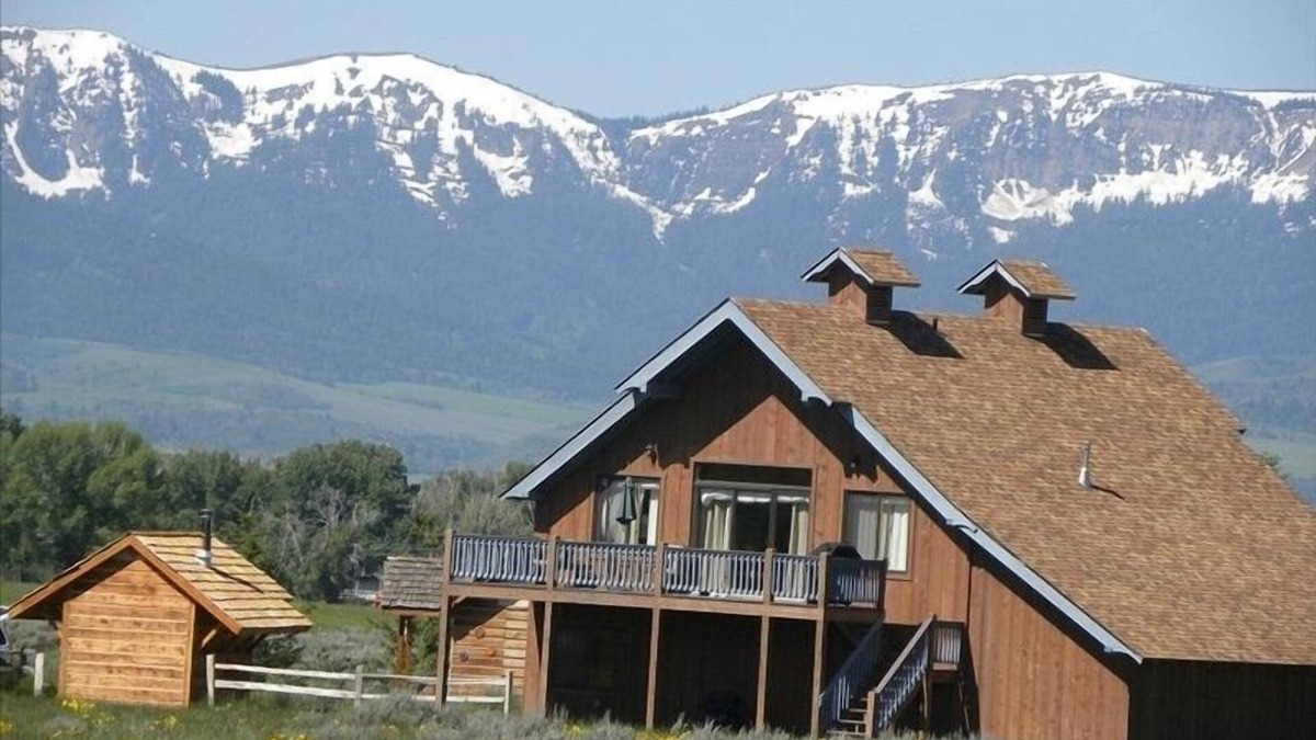 Clawson Apartment | 55% off monthly stays. Amazing Teton Views, Hot Tub, Office, Sauna, farmland