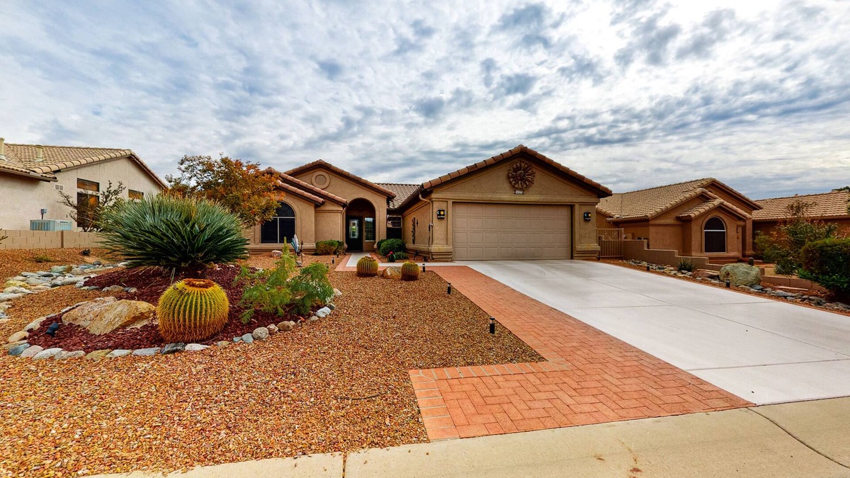 Saddlebrooke House | 55+ Resort Home - Shared Pool & Hot Tub - WiFi, AC, Snowbird-Friendly, Dogs OK