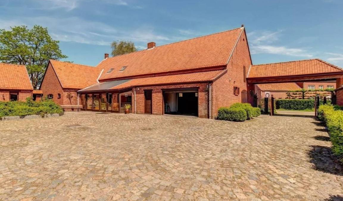 Merksplas House | 550 m² House ∙ 6 bedrooms ∙ 12 guests