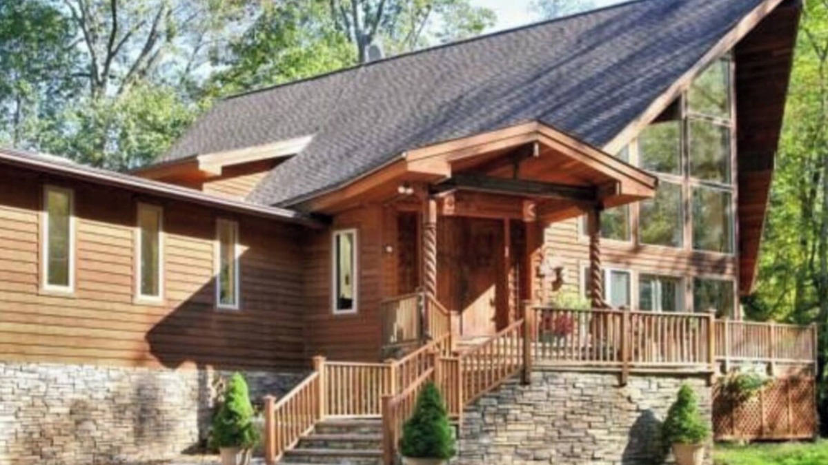 Westport House | 5500 sqft SUMMER HOME in Minutes from the BEACH + more (WESTPORT)