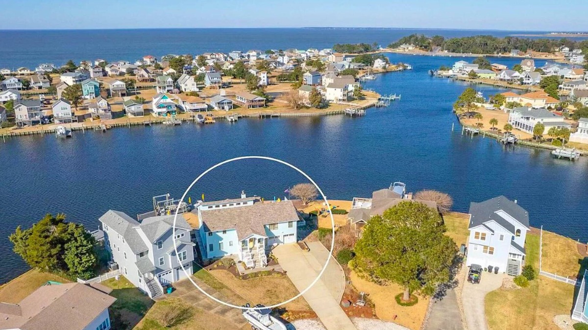 Colington Harbour House | 5527 Blue Skies and Tailwinds * Canalfront