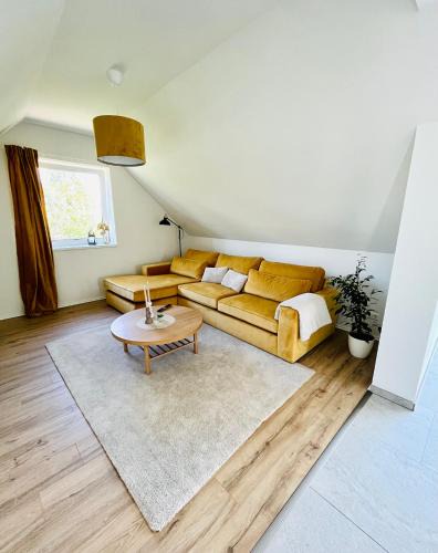 Rabenstein Apartment | 55m2 Chemnitz Rabenstein Kids Welcome, Wifi, Privater Parkplatz, Waschmaschine, Babybett, Klimaanlage