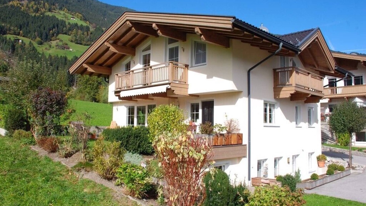 Hippach Apartment | 55m² large apartment with terrace and garden and separate entrance