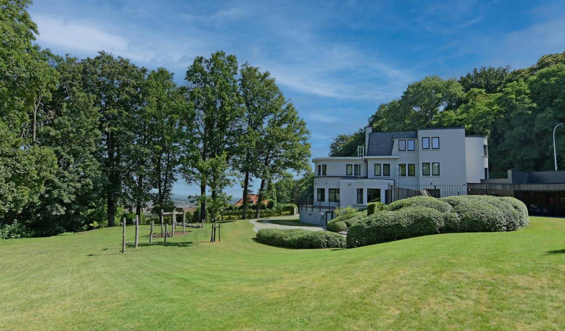 Kluisbergen House | 566 m² House ∙ 14 bedrooms ∙ 30 guests
