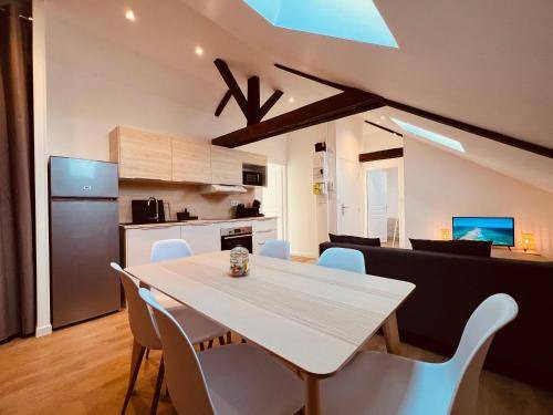 Montlucon Apartment | 57 m² Apartment ∙ 2 bedrooms ∙ 6 guests