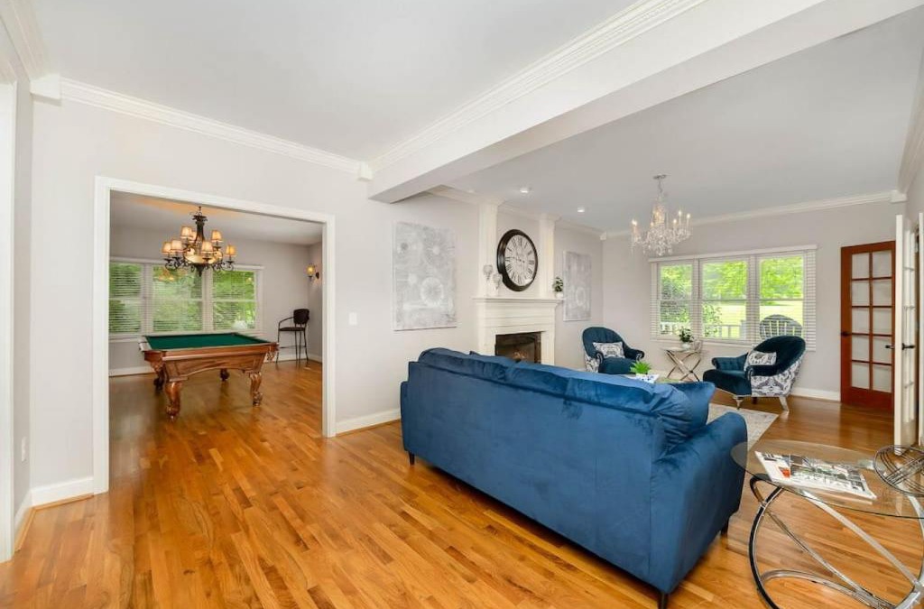 Otterbien Home Villa | 5755 Butler Warren Cheerful 6-Bedroom Villa with fishing pond