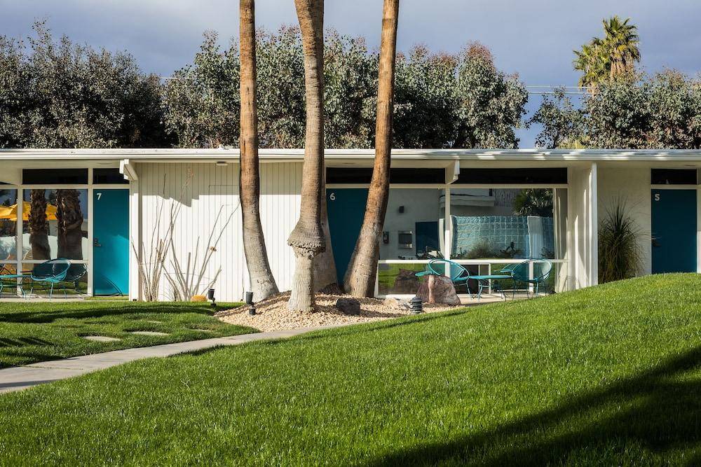 Desert Park Estates Hotel | 594 m² Hotel ∙ 16 bedrooms ∙ 127 guests