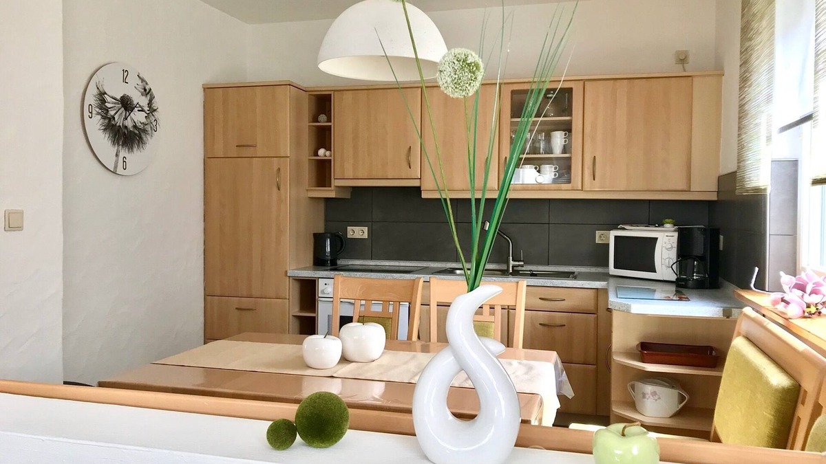 Steinwiesen Apartment | 59qm Erdgeschosswohnung mit Naturmaterialien des Frankenwaldes eingerichtet