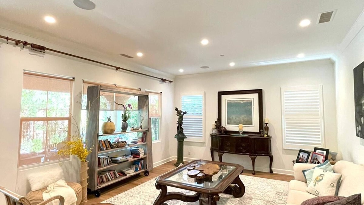 Northwood House | 5B5.5B Cozy Modern Home perfect for professional travelers