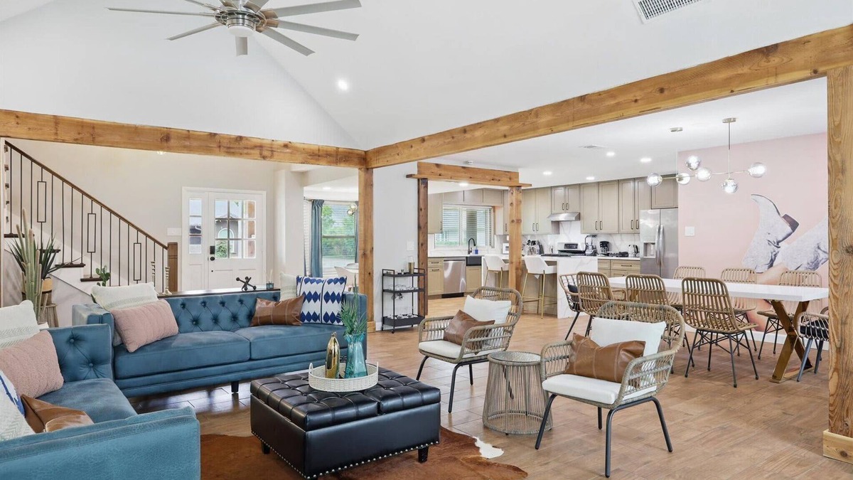 North Richland Hills House | 5BD Vacation Retreat w Pool, Bar, Games