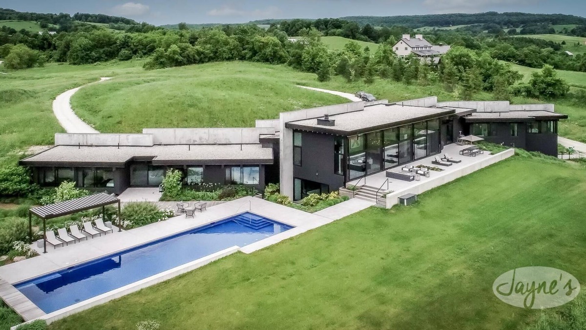 Creemore Other | 5bdrm 7bath modern oasis in Creemore! Pool! Hot Tub! Sauna! Podcast Media Rm!