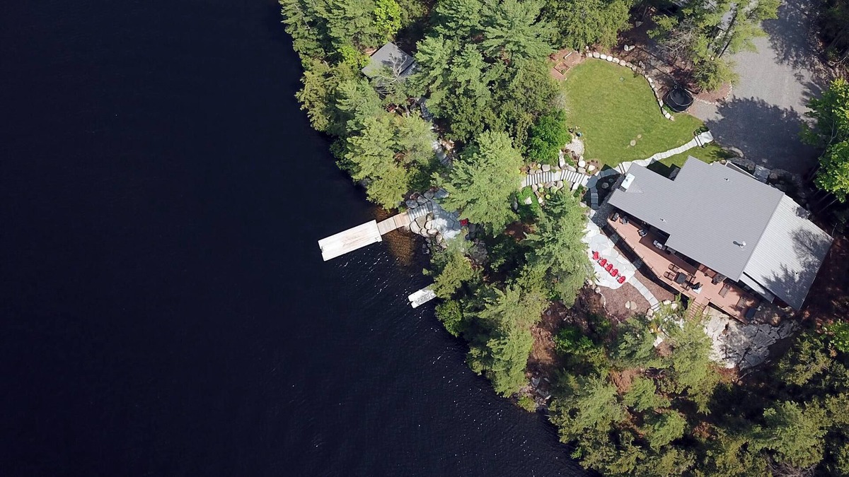 Georgian Bay Cottage | 5bed 5bath stunning cottage on 6 Mile Lake! SW Expsoure! Bunkie