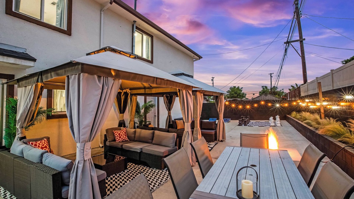 Midway City House | 5BR 4.5BA! SLEEPS 18! GAMES! LITTLE SAIGON! CLOSE TO DISNEY & OC BEACHES