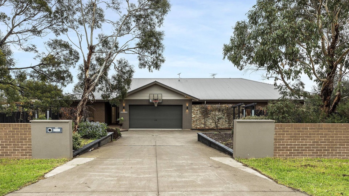 Leopold House | 5BR Birdwatcher Reedylake Farm in Leopold