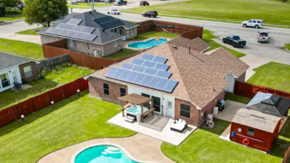 DeSoto Villa | 5BR Getaway in DeSoto with Pool, Hot Tub & Cinema