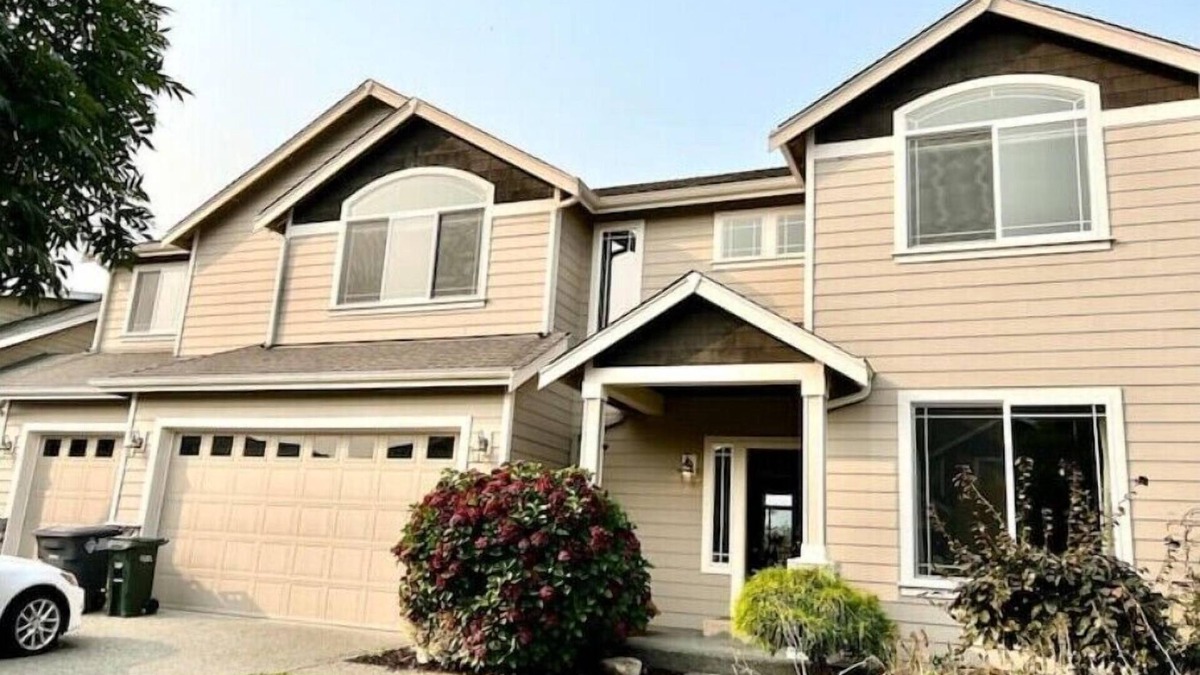 Sumner House | 5BR home, fire place, & plenty of space! 14 guestsnn