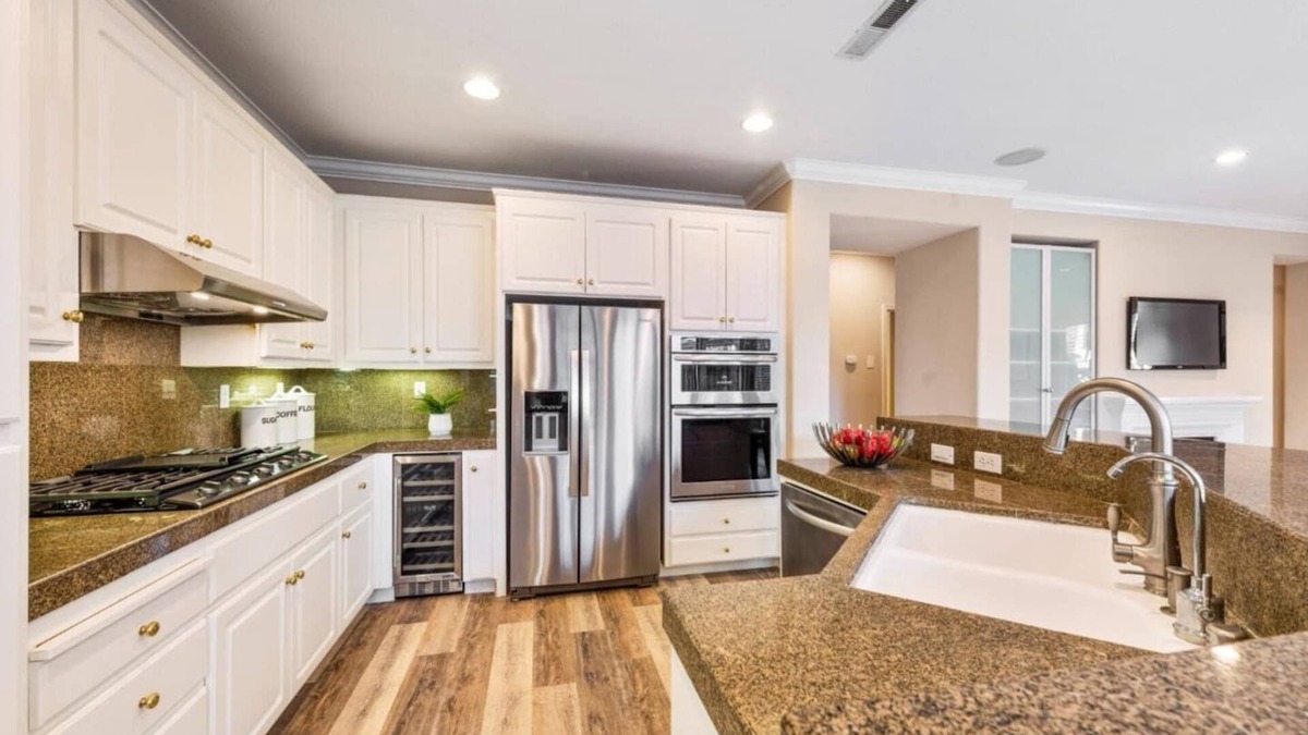 Edenvale House | 5BR Home Modern & Spacious for Business & Family
