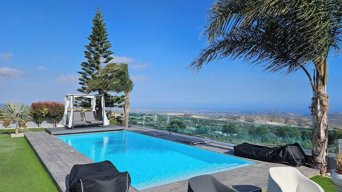 Pano Lefkara Villa | 5BR Lux Villa - Sleeps 13 - Saltwater Pool - Outdoor Bar - Fireplace - Lefkara
