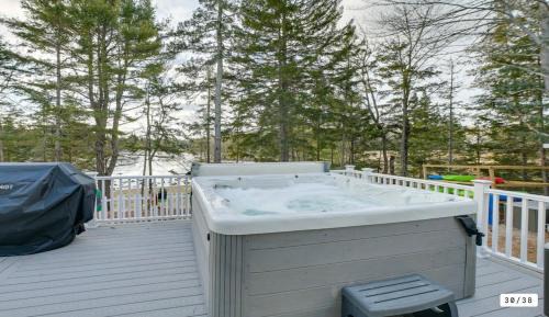 Gouldsboro House | 5BR Waterfront Hot Tub Kids Playscape Pets Family Compound!