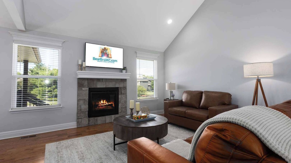 Shawnee House | 5Mins from MidAmerica Sports ComplexW/King Beds