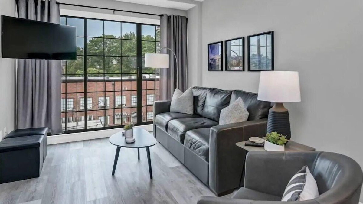 Five Points Condo | 5pts Penthouse - Walk to USC & Downtown - Near Ft Jackson